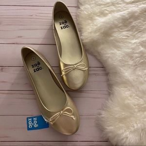 2 for $22 🤍 Zoe & zac gold flats girls